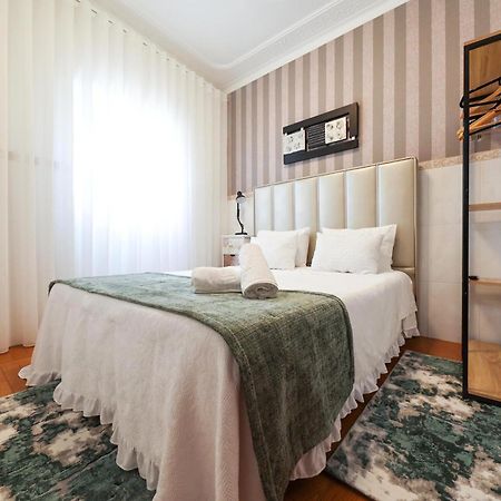 Dina Beach House Quinzico Nazare Bagian luar foto