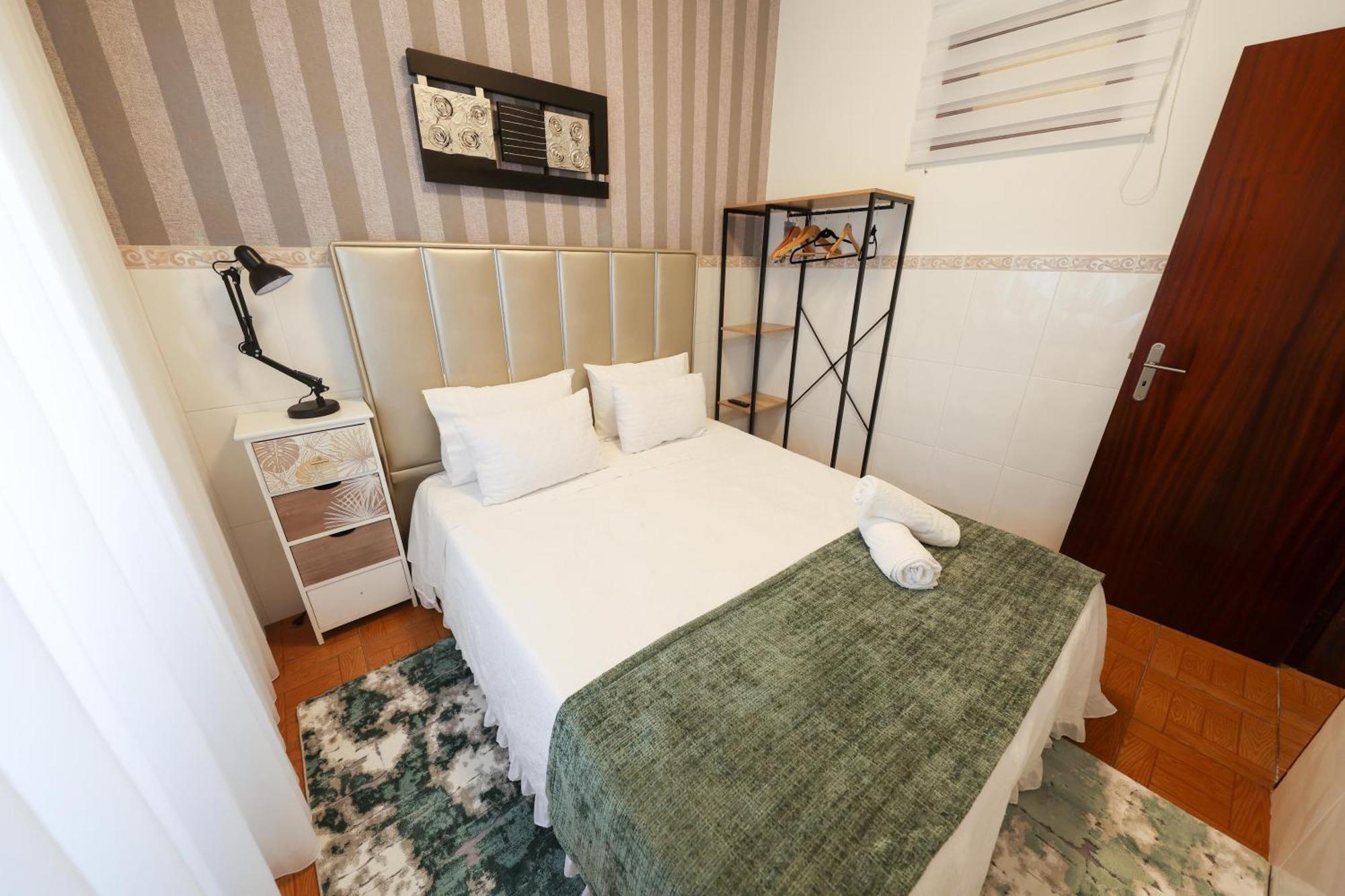 Dina Beach House Quinzico Nazare Bagian luar foto