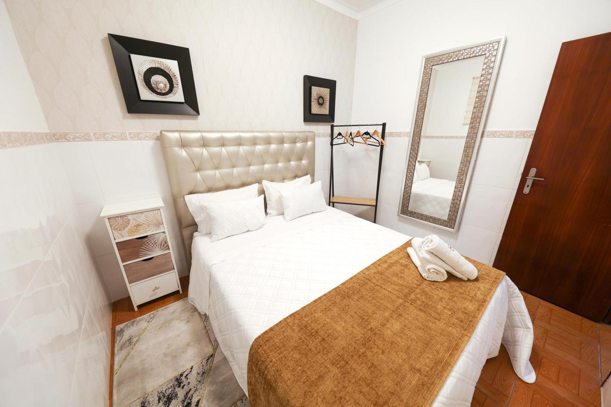 Dina Beach House Quinzico Nazare Bagian luar foto