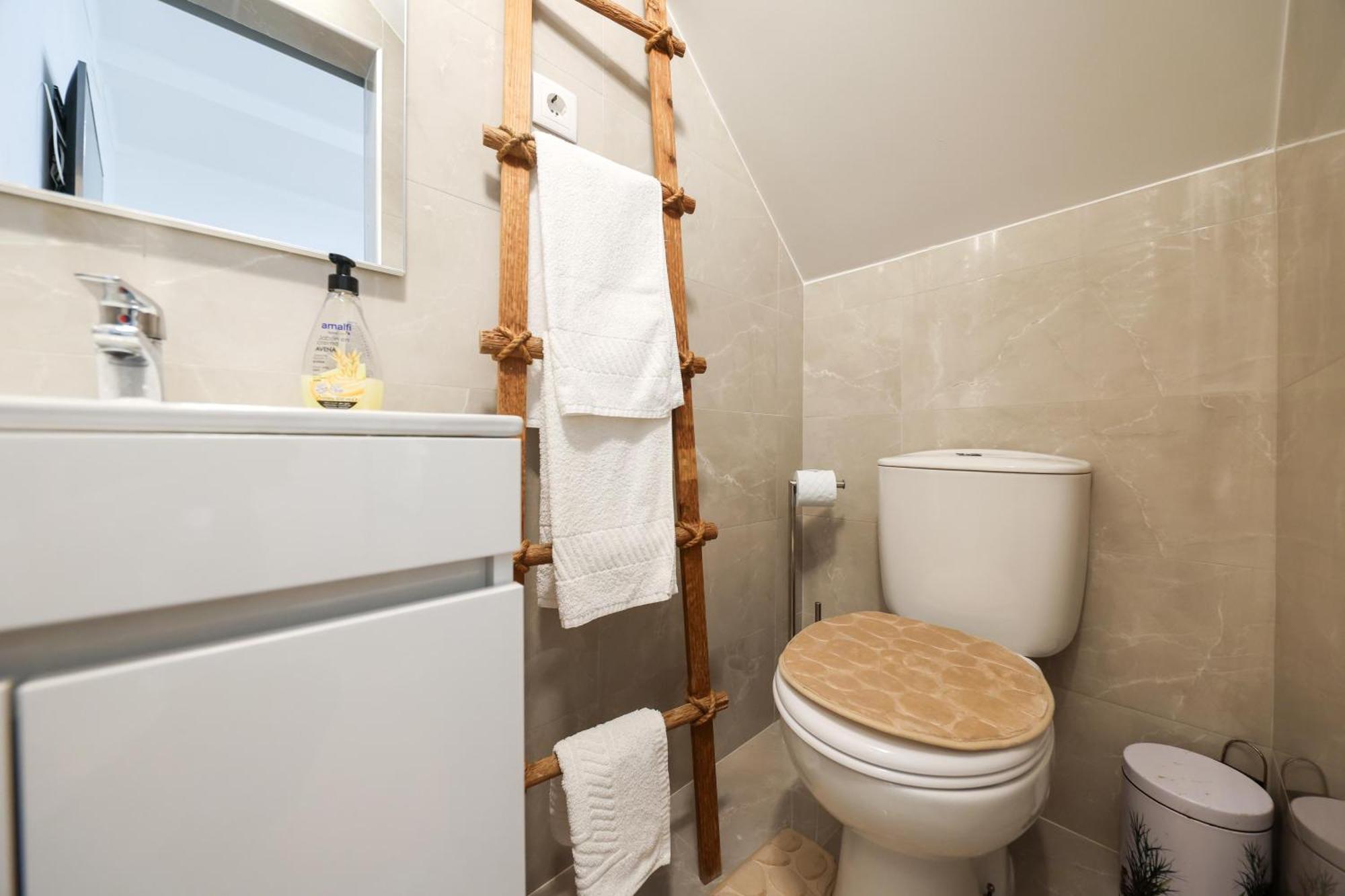 Dina Beach House Quinzico Nazare Bagian luar foto
