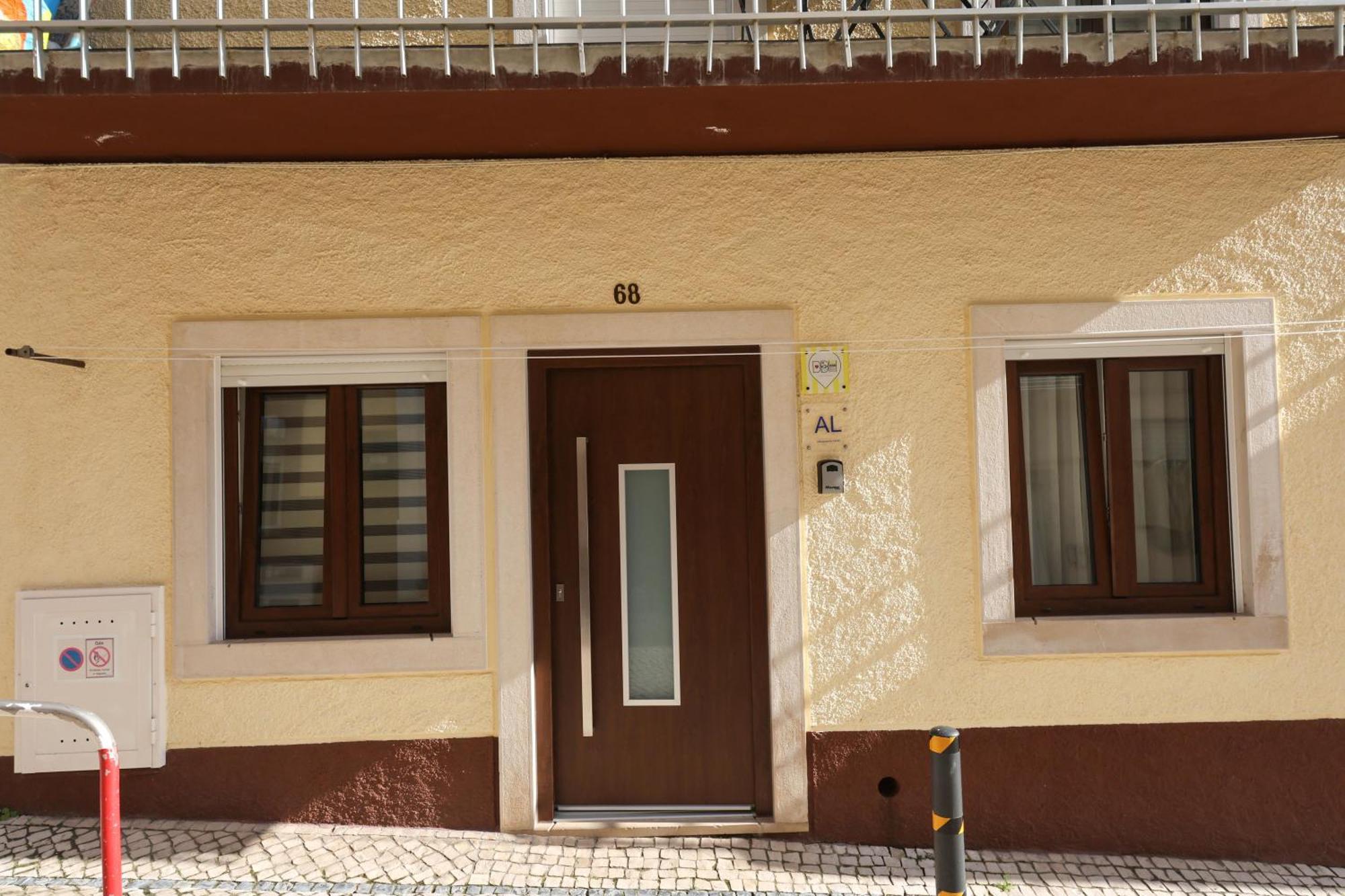 Dina Beach House Quinzico Nazare Bagian luar foto