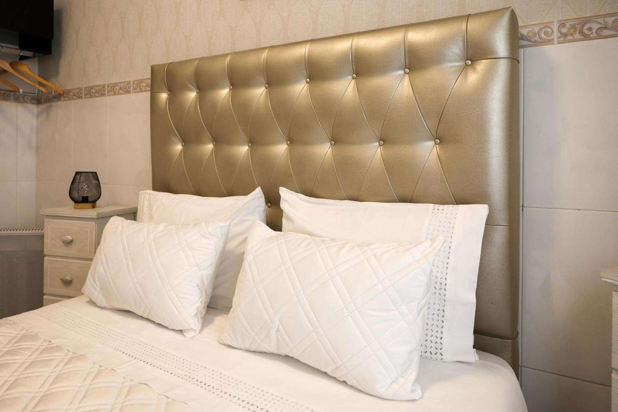 Dina Beach House Quinzico Nazare Bagian luar foto