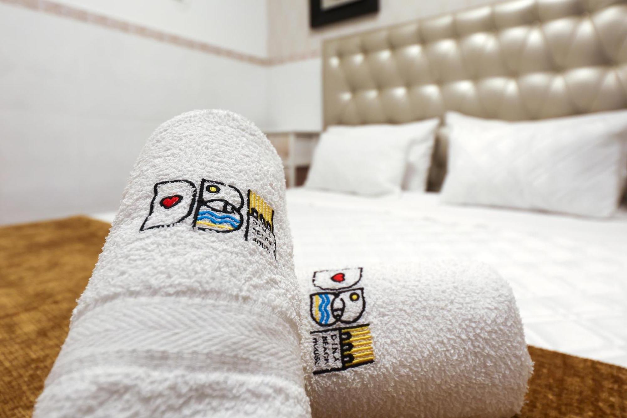 Dina Beach House Quinzico Nazare Bagian luar foto