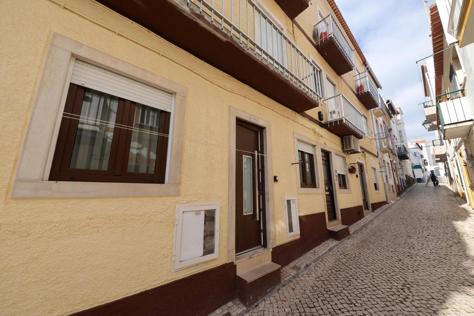 Dina Beach House Quinzico Nazare Bagian luar foto