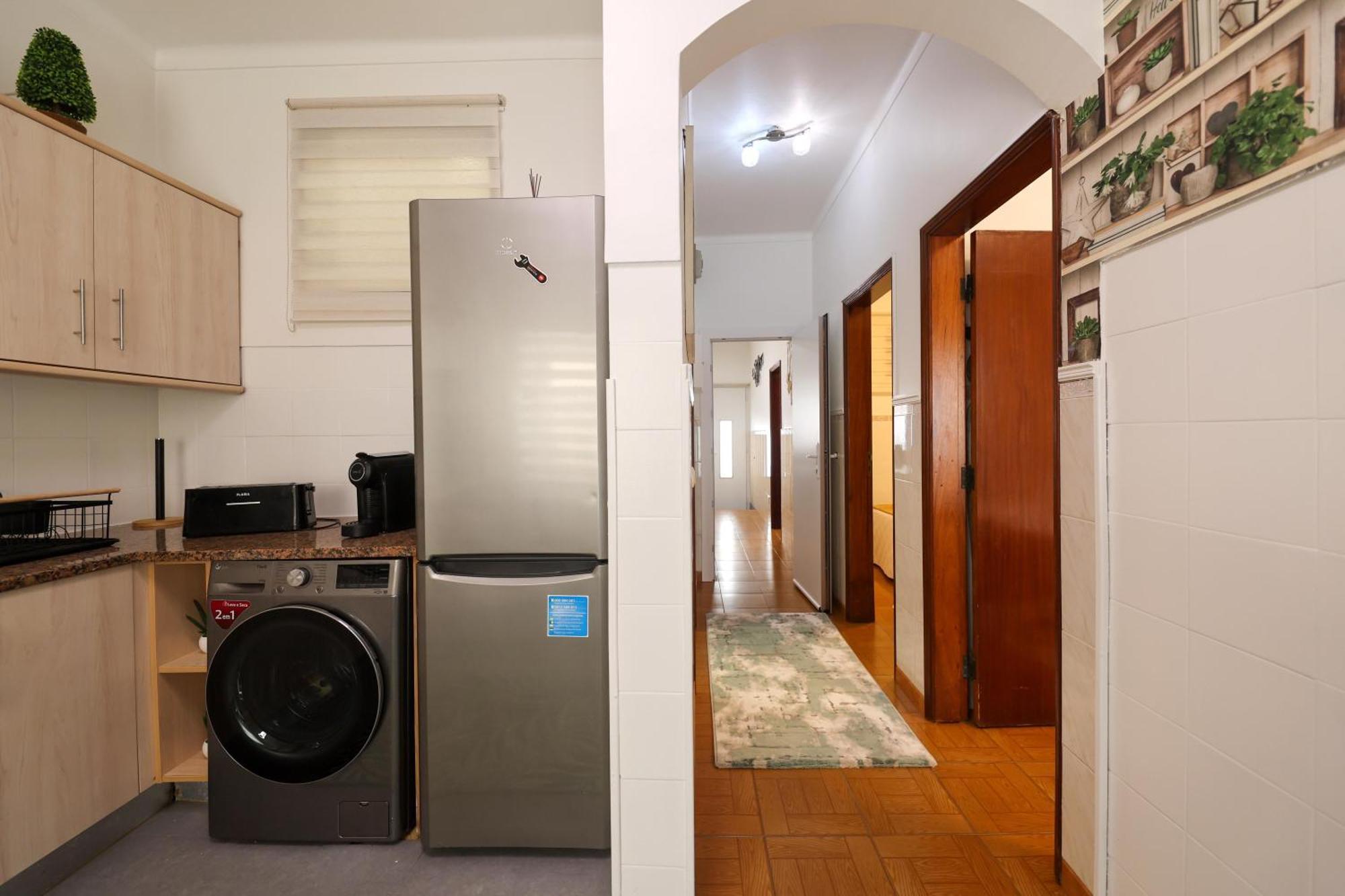 Dina Beach House Quinzico Nazare Bagian luar foto