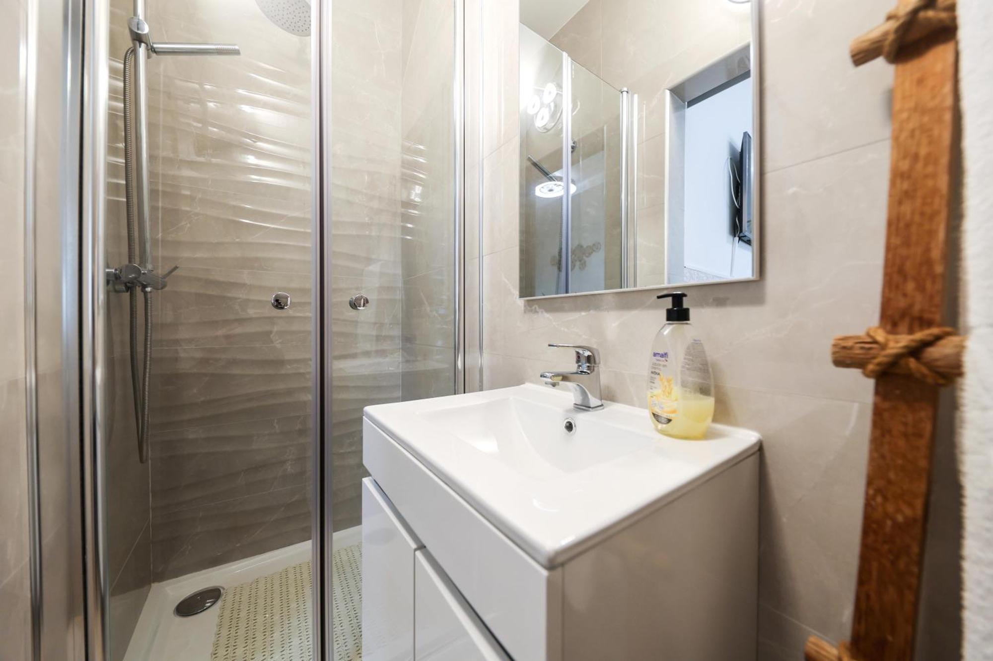 Dina Beach House Quinzico Nazare Bagian luar foto