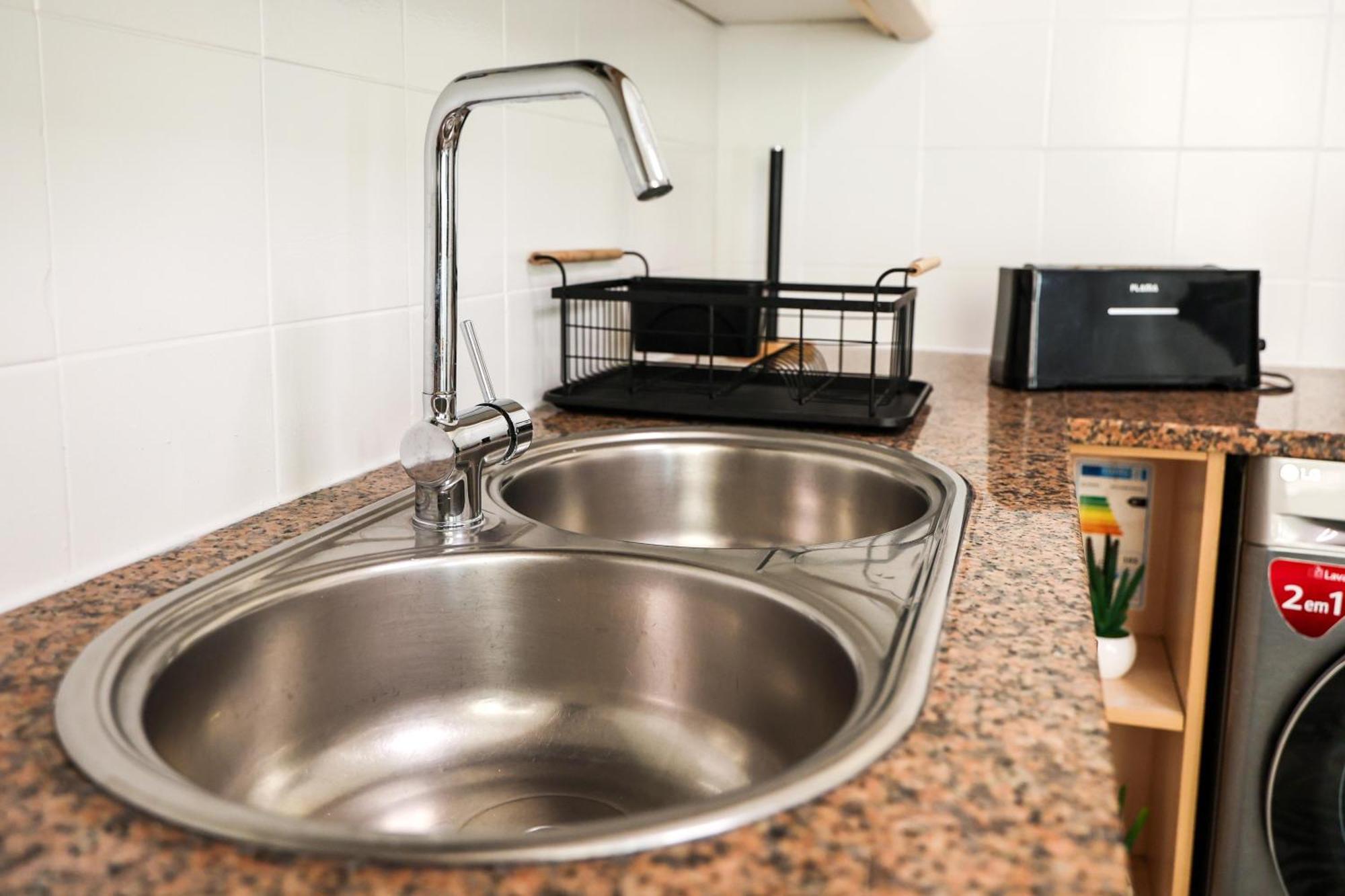 Dina Beach House Quinzico Nazare Bagian luar foto